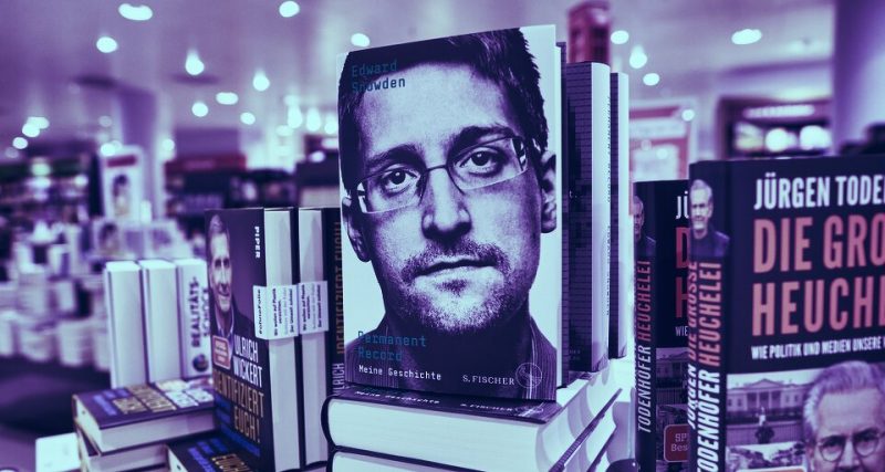 edward-snowden-nft-vende-per-54-milioni-in-ethereum-decrypt-800x427-1