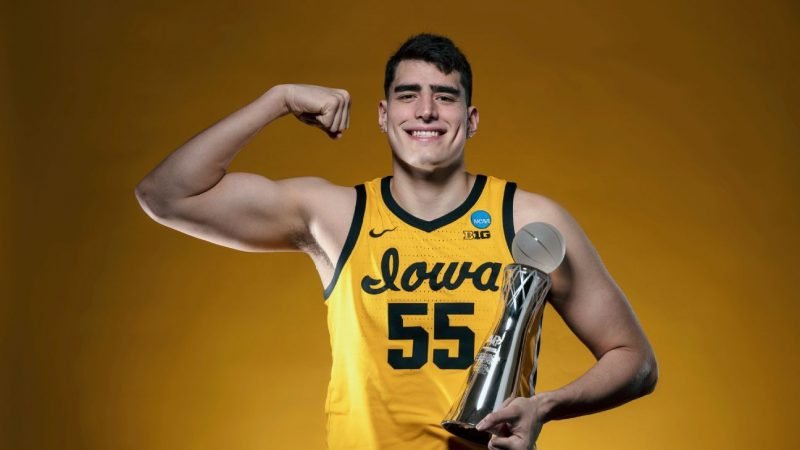 lex-iowa-hawkeye-luka-garza-diventa-lultimo-atleta-a-vendere-nft-espn-3-800x450-1