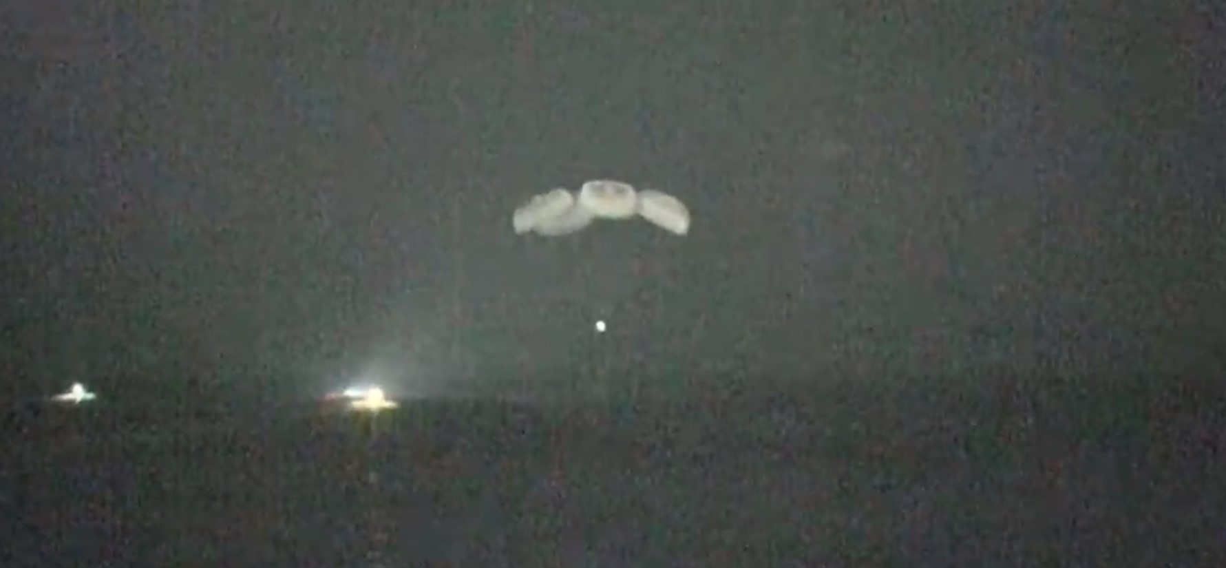May02-2021-Crew-Dragon-return-chutes