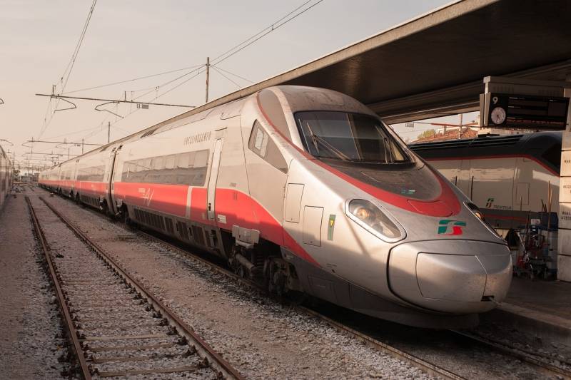railway-4999416_1280-800x533-1