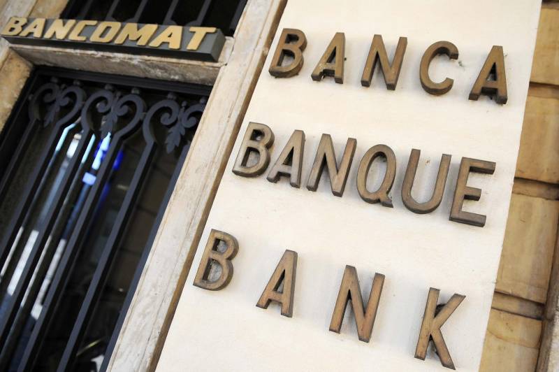 BANCHE-RETI-VS-BANCHE-COMMERCIALI-800x532-1