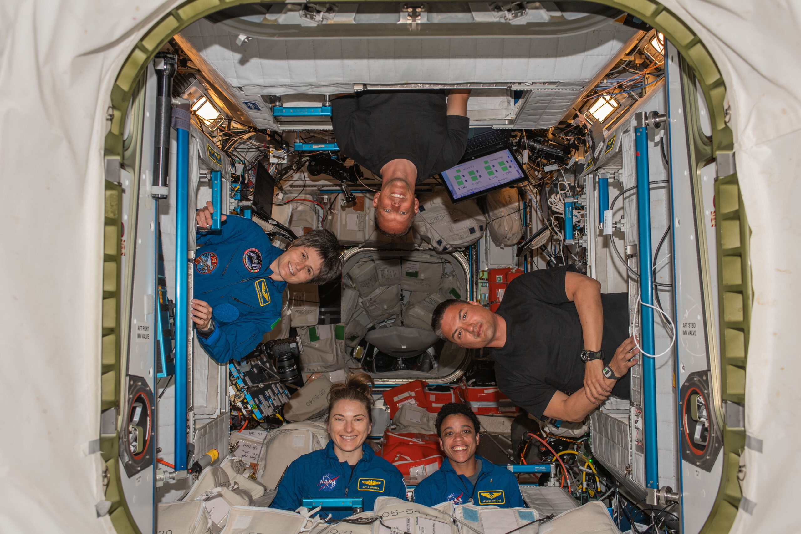 Samantha_and_Crew-4_on_Station25202022-04-28