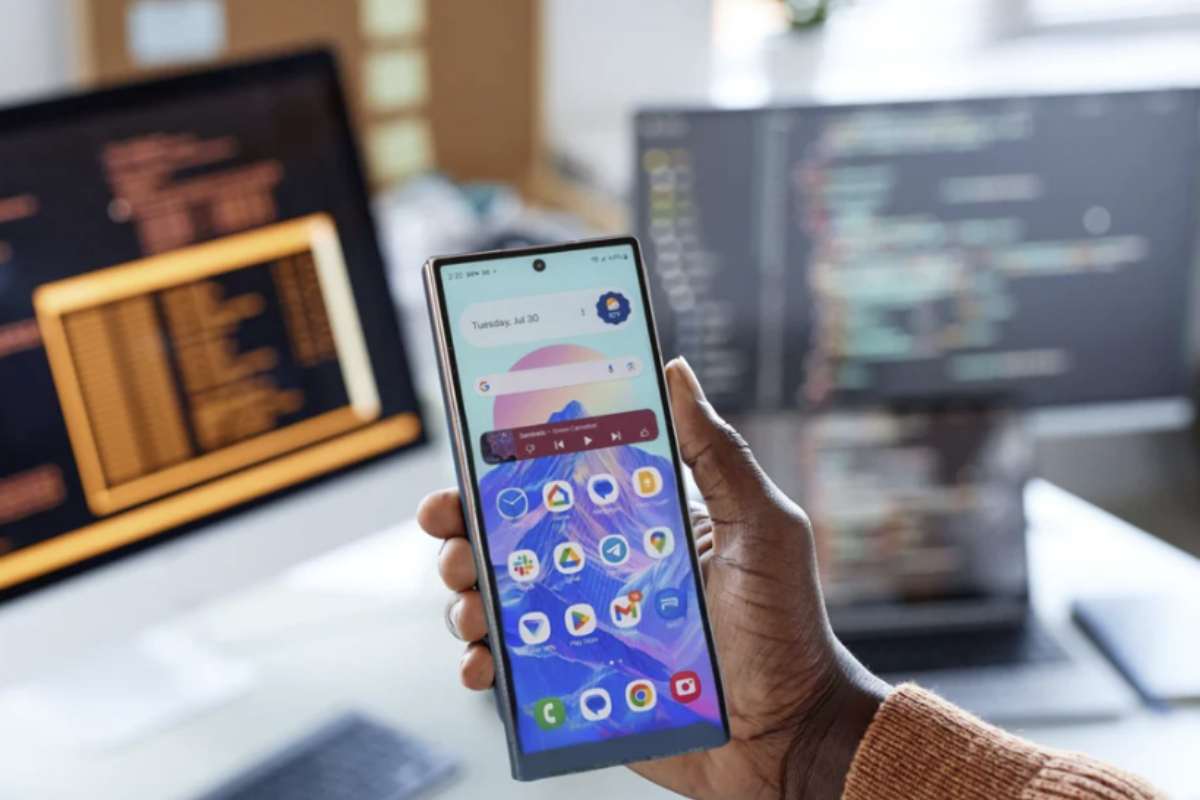 Quando arriverà davvero la One UI 8.5 sui dispositivi già in circolazione? La risposta, almeno per ora