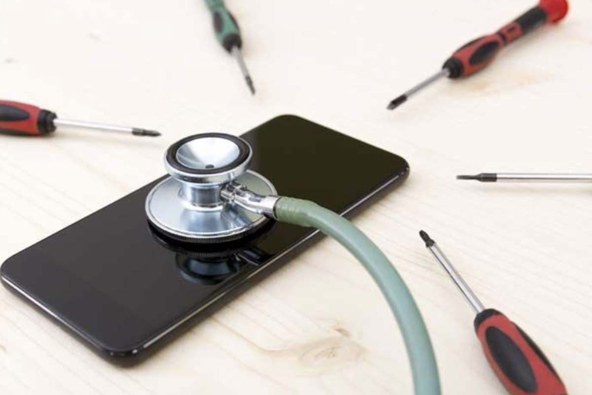 Non è una svolta improvvisa, ma l’evoluzione di una strategia che negli ultimi anni ha puntato a ridurre l’impatto ambientale dei consumi digitali